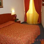 Garden New Management Hotel