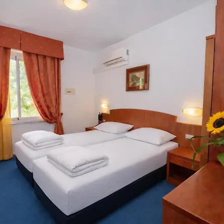 Hotel Garden New Management 3*