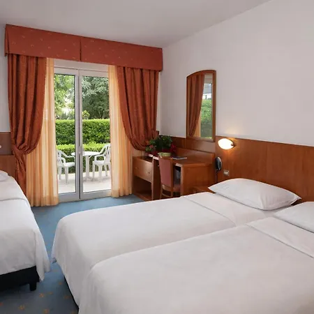 Garden New Management Hotel