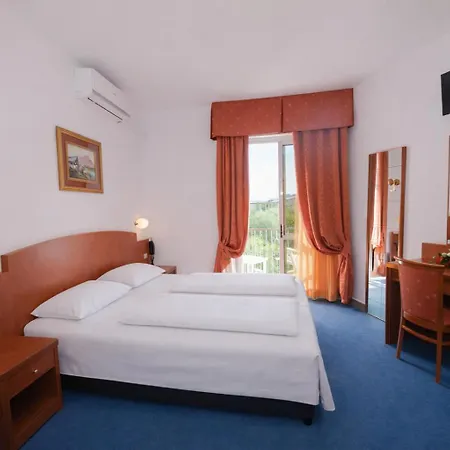 Hotel Garden New Management 3*