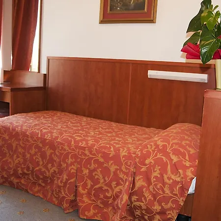 Garden 호텔 리몬네술가르다